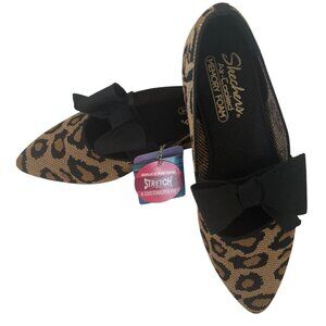 Skechers Womens 7.5 Leopard Comfort Flats With Air-Cooled Memory Foam & Bow Artf